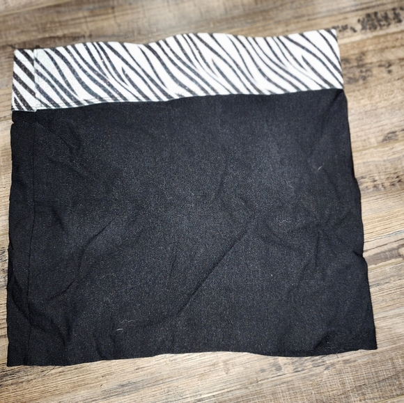 Black mini skirt - Picture 2 of 2